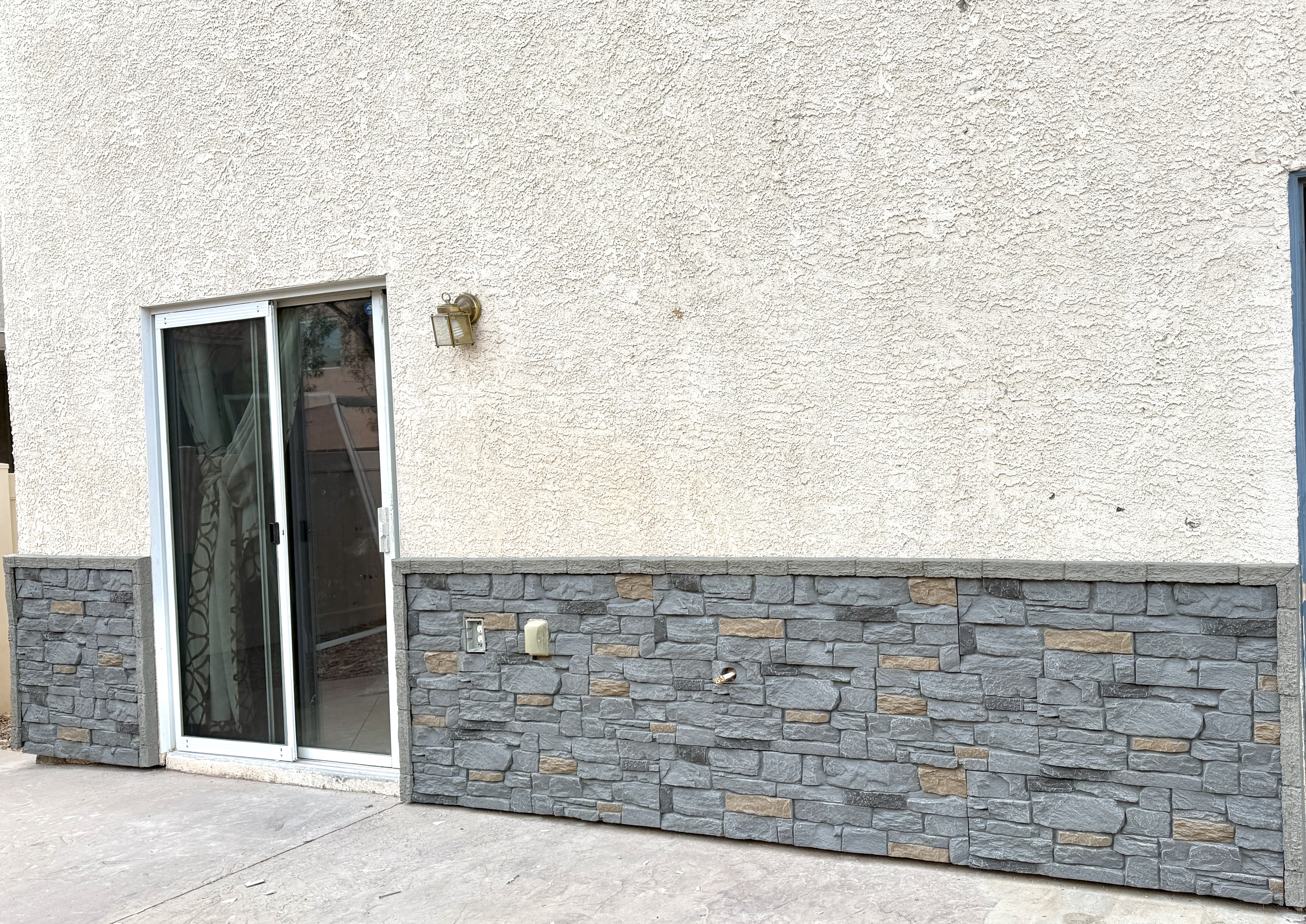 Slate Stone-C (Lava Black / Cedar Gray)